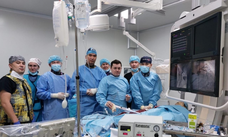 Заведующий рентгеноперблоком НИИКВБ Алексей Колесников провел мастер класс в НКЦ кардиохирургии и трансплантологии в г.Тараз