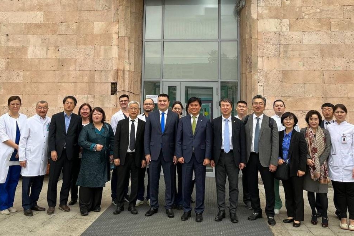 НИИ кардиологии и внутренних болезней в г.Алматы посетила делегация Университетского медцентра «Сунчонхян» (Корея) 