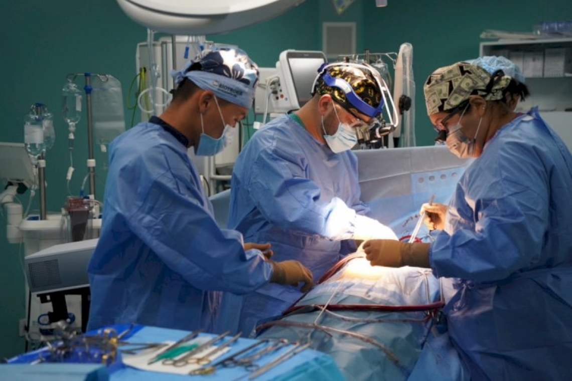 В Алматы 65-летнему пациенту имплантировали искусственный левый желудочек сердца