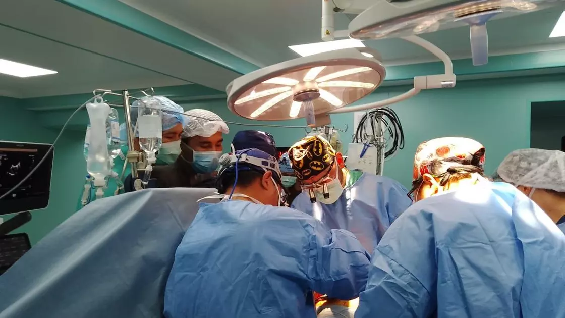 В НИИ кардиологии и внутренних болезней провели операцию по пересадке донорского сердца
