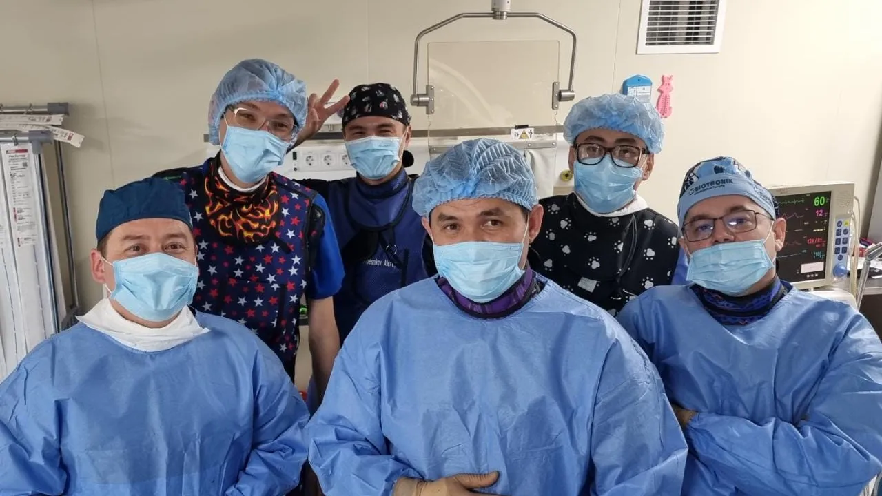 Новые возможности для пациентов: Кардиологи Казахстана провели уникальную операцию