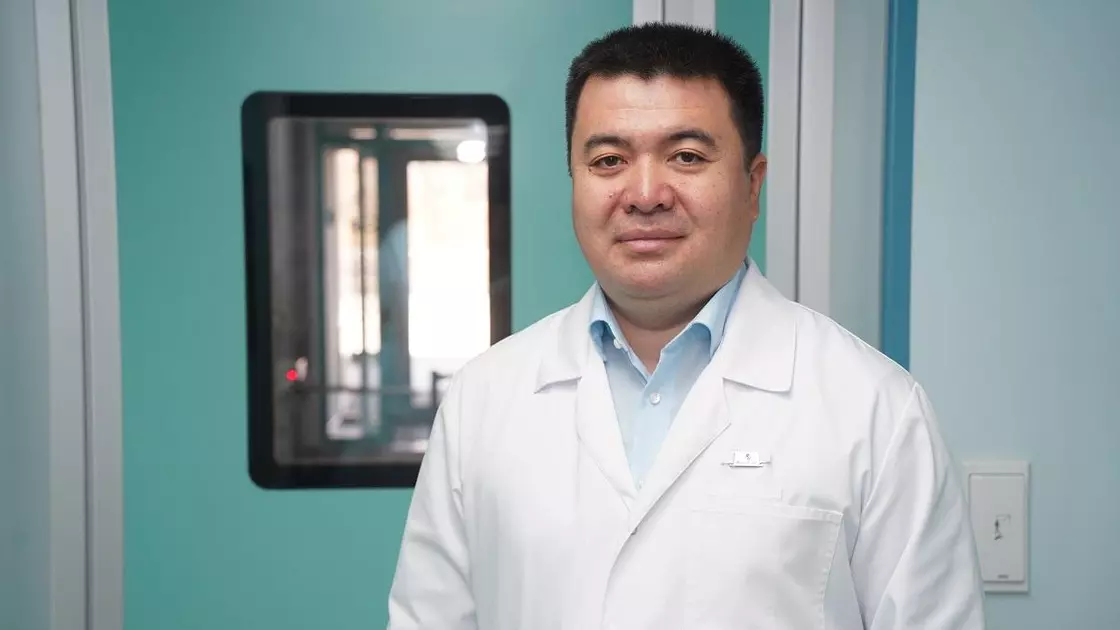 В Алматы пациентам НИИ КВБ установили дефибрилляторы с функцией удаленного мониторинга