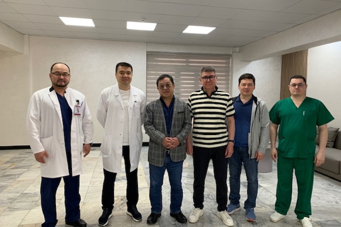 В Алматы впервые одномоментно имплантировали на открытом сердце LVAD Heart Mate 3 и TAVI 