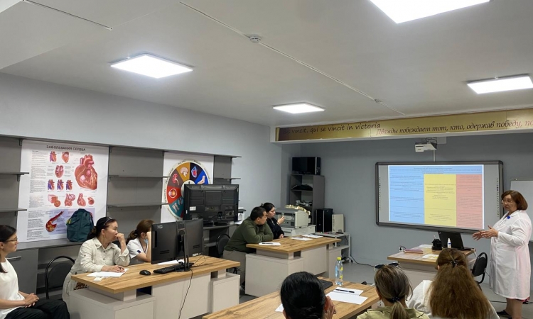 В рамках IX Национального форума по ВЗК в НИИКВБ прошел мастер-класс для медицинских сестер кабинетов и отделений эндоскопии 